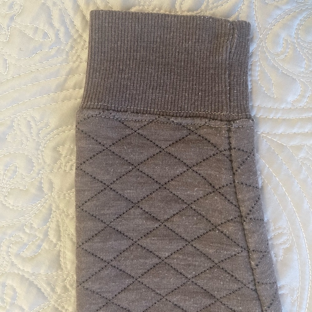Mango men’s pullover. Medium for cool weather - Picture 8 of 10